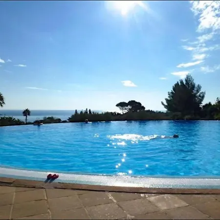 Villa Garden Level For 5 People With Sea View