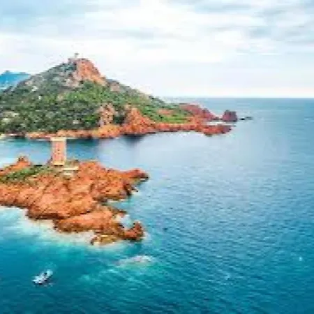 Garden Level For 5 People With Sea View Villa