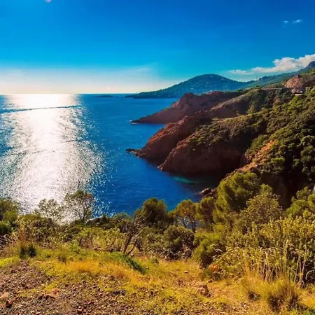 Garden Level For 5 People With Sea View Villa