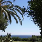 Garden Level For 5 People With Sea View Saint-Raphaël