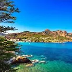 Garden Level For 5 People With Sea View 别墅 Saint-Raphaël