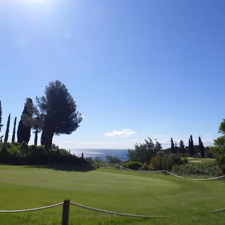 Villa Garden Level For 5 People With Sea View *