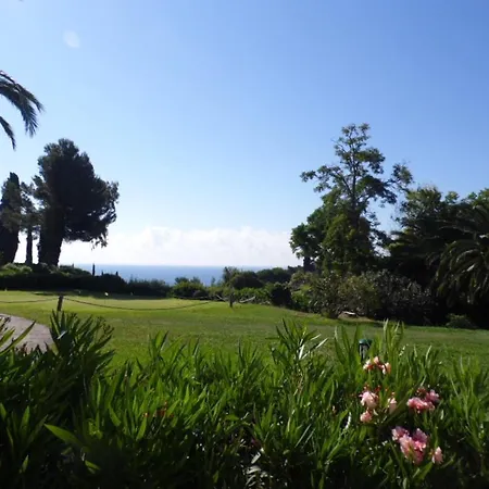 Garden Level For 5 People With Sea View Villa *