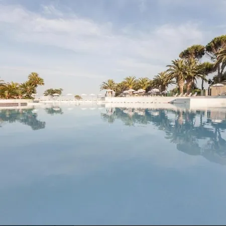 Garden Level For 5 People With Sea View Vila Saint-Raphaël