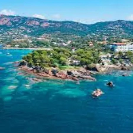 Garden Level For 5 People With Sea View Vila Saint-Raphaël