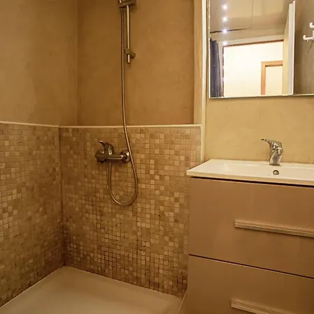 Garden Level For 5 People With Sea View 别墅 *