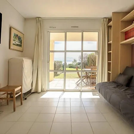 Garden Level For 5 People With Sea View Villa Saint-Raphaël