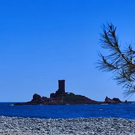 Villa Garden Level For 5 People With Sea View *