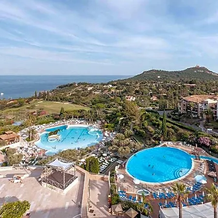 Garden Level For 5 People With Sea View Saint-Raphaël