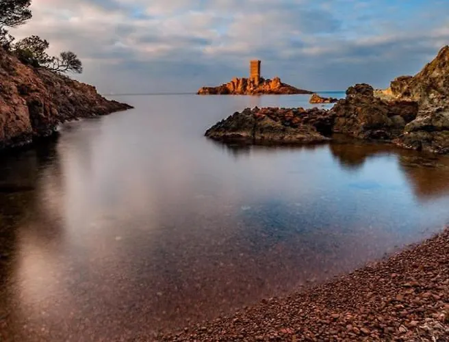 Villa Garden Level For 5 People With Sea View *