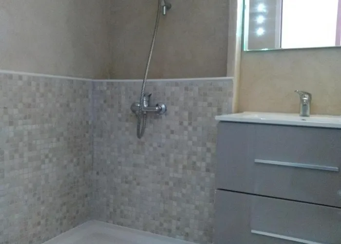 Garden Level For 5 People With Sea View Villa