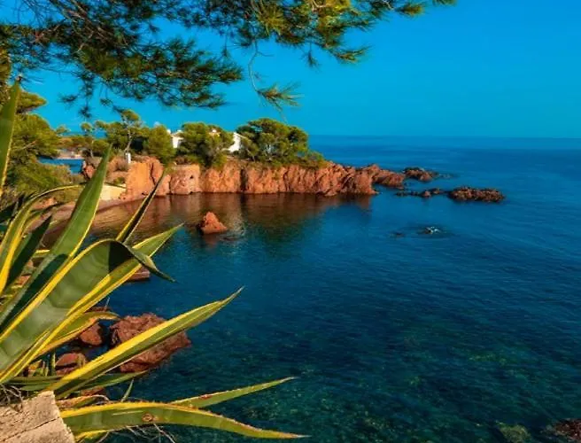 Garden Level For 5 People With Sea View Villa *