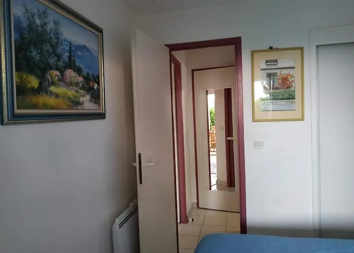 Garden Level For 5 People With Sea View Saint-Raphaël