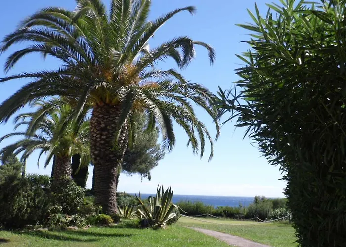Garden Level For 5 People With Sea View Villa Saint-Raphaël