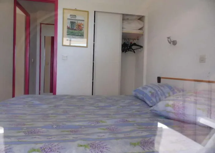 Garden Level For 5 People With Sea View * Saint-Raphael (Var)