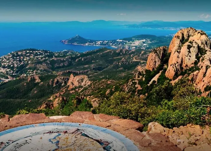 Garden Level For 5 People With Sea View Saint-Raphael (Var)