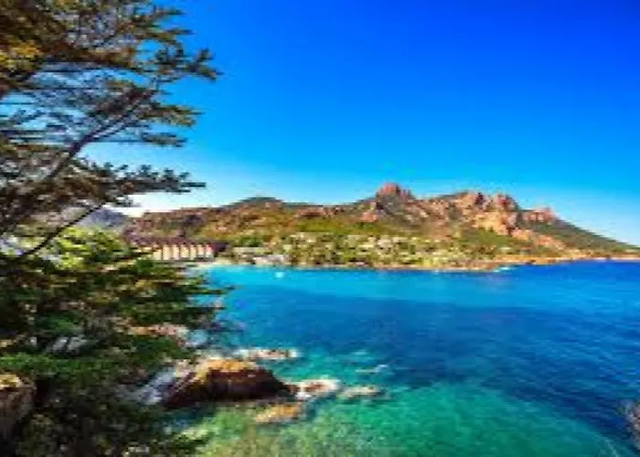 Garden Level For 5 People With Sea View Villa Saint-Raphaël