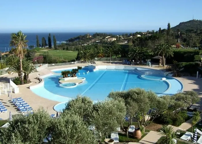 Garden Level For 5 People With Sea View Villa