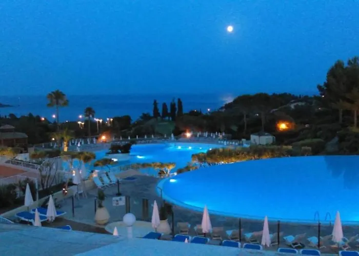 Garden Level For 5 People With Sea View Villa Saint-Raphaël