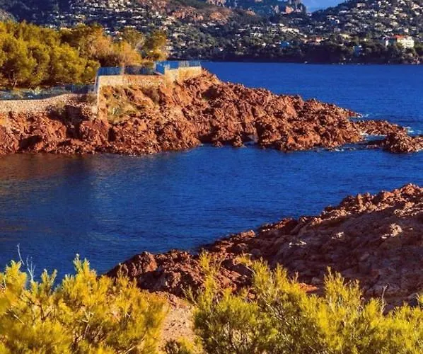 Garden Level For 5 People With Sea View Villa Saint-Raphaël