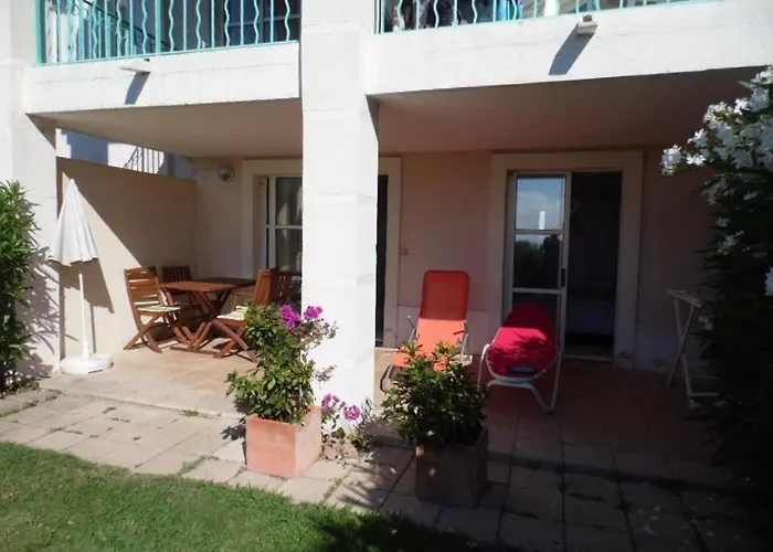Garden Level For 5 People With Sea View * Saint-Raphael (Var)