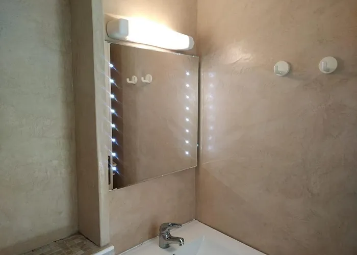 Garden Level For 5 People With Sea View * Saint-Raphael (Var)