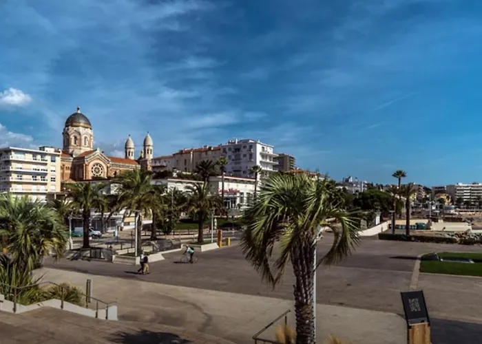 Garden Level For 5 People With Sea View Villa Saint-Raphael (Var)