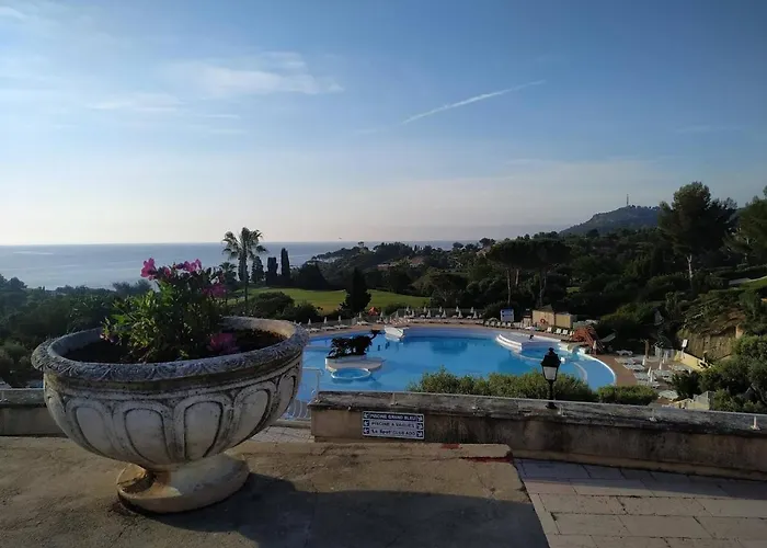 Villa Garden Level For 5 People With Sea View *