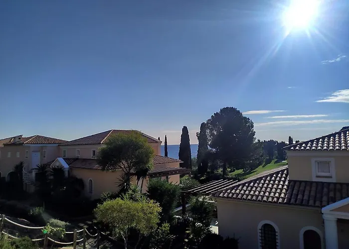 Garden Level For 5 People With Sea View Villa Saint-Raphaël