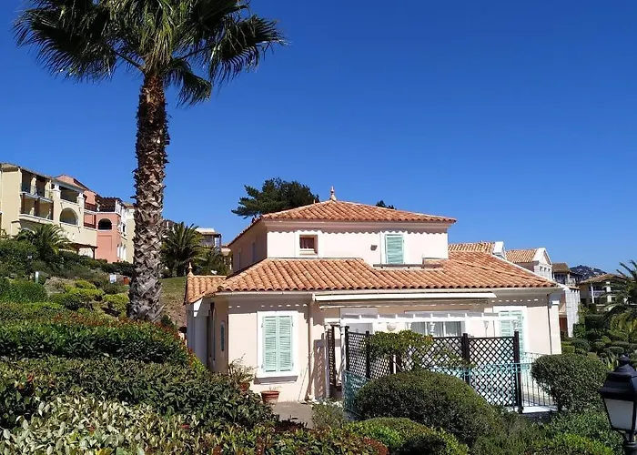 Garden Level For 5 People With Sea View * Saint-Raphaël