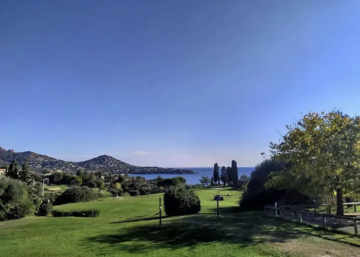 Garden Level For 5 People With Sea View Villa